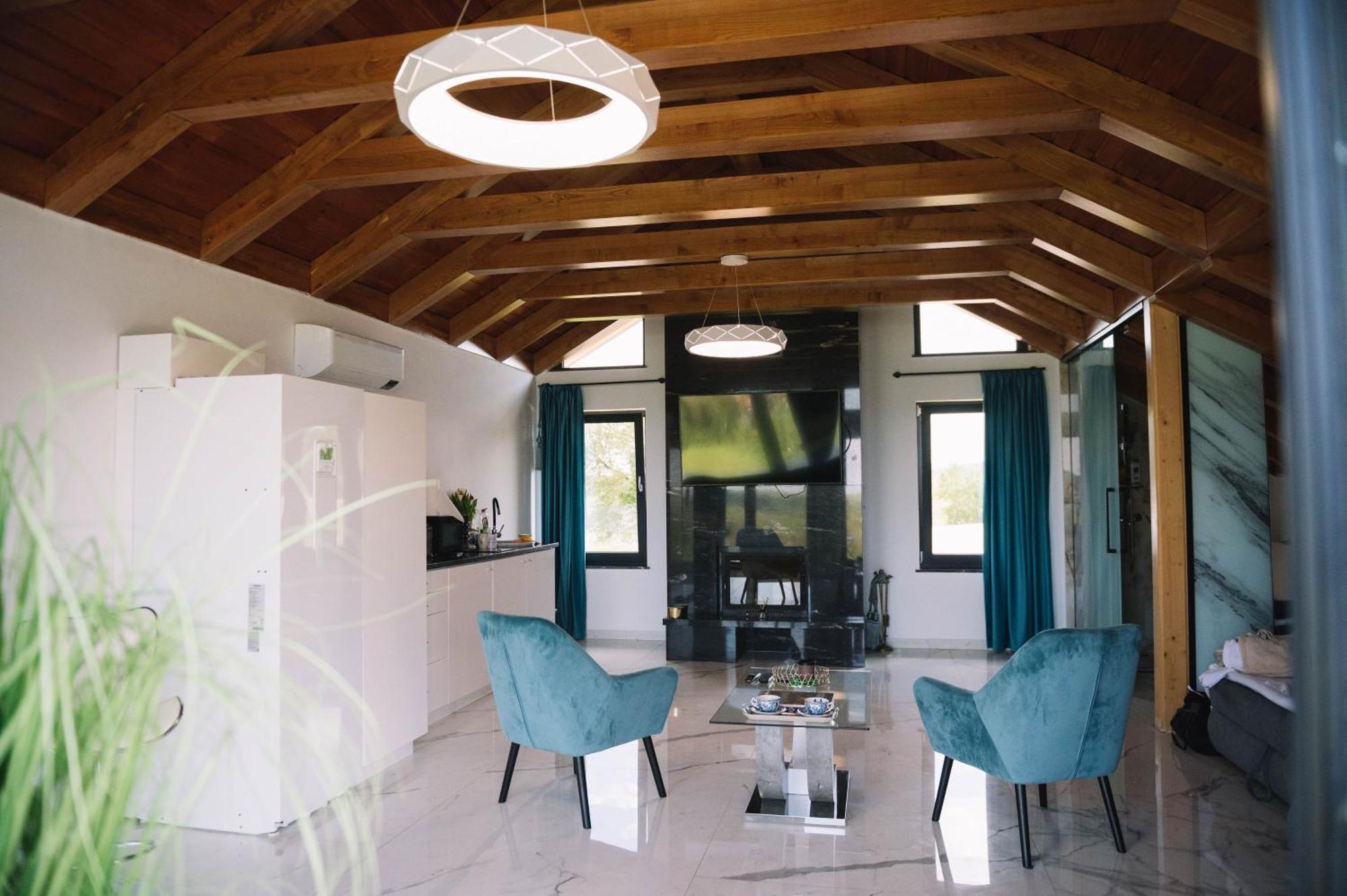 Casa Moderna In Sinteu - Intersectia Intre Modern Si Linistea Naturii Huta Voivozi Exteriör bild