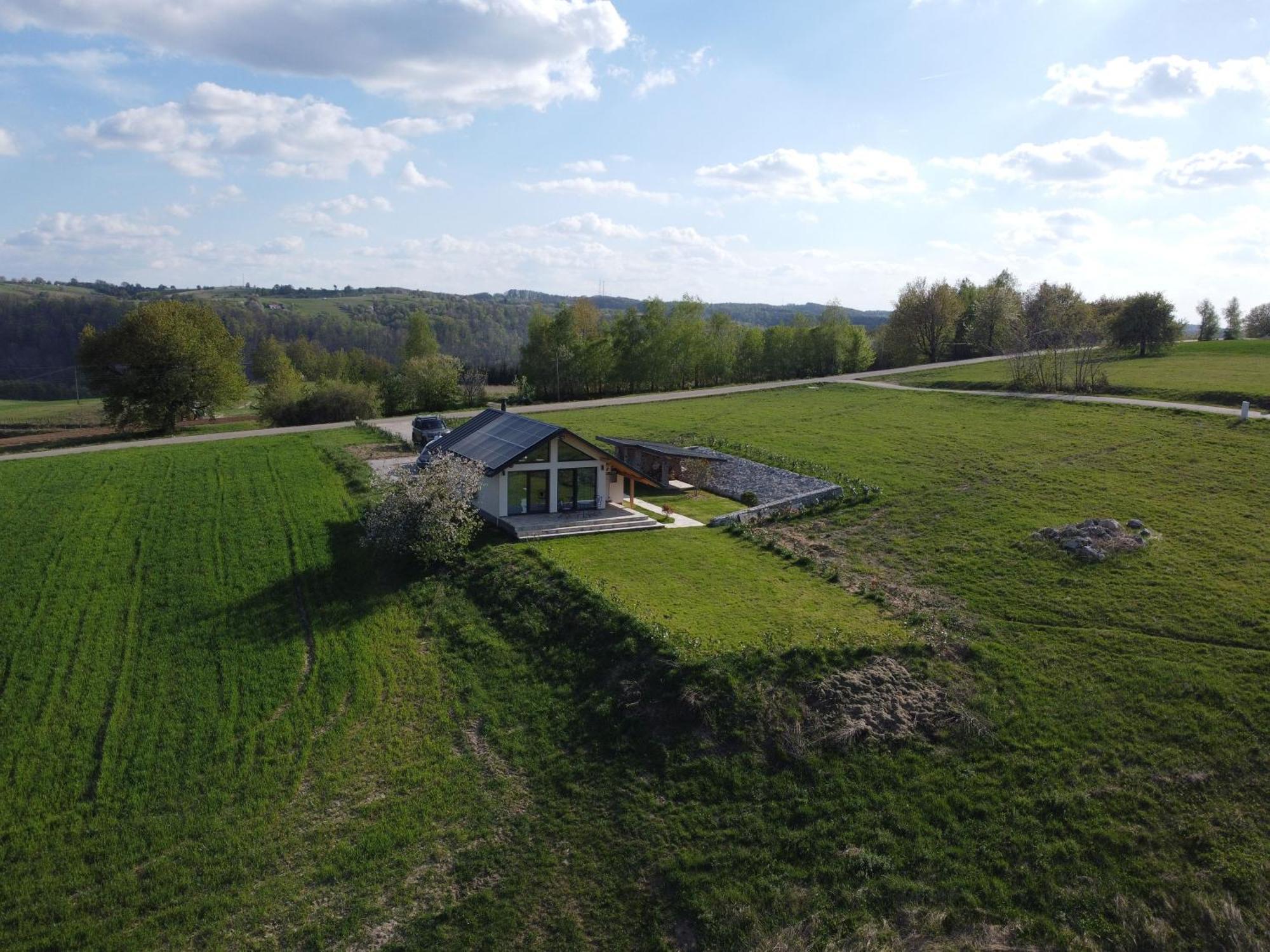 Casa Moderna In Sinteu - Intersectia Intre Modern Si Linistea Naturii Huta Voivozi Exteriör bild